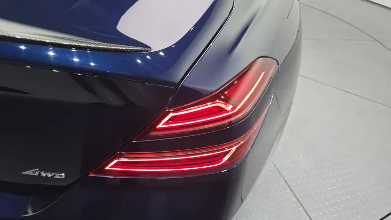 Genesis G70