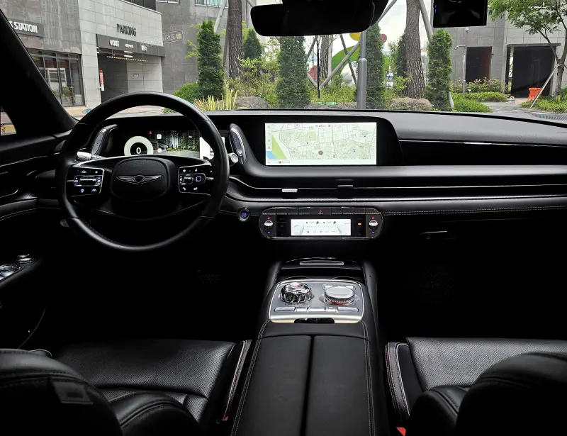 Genesis G90