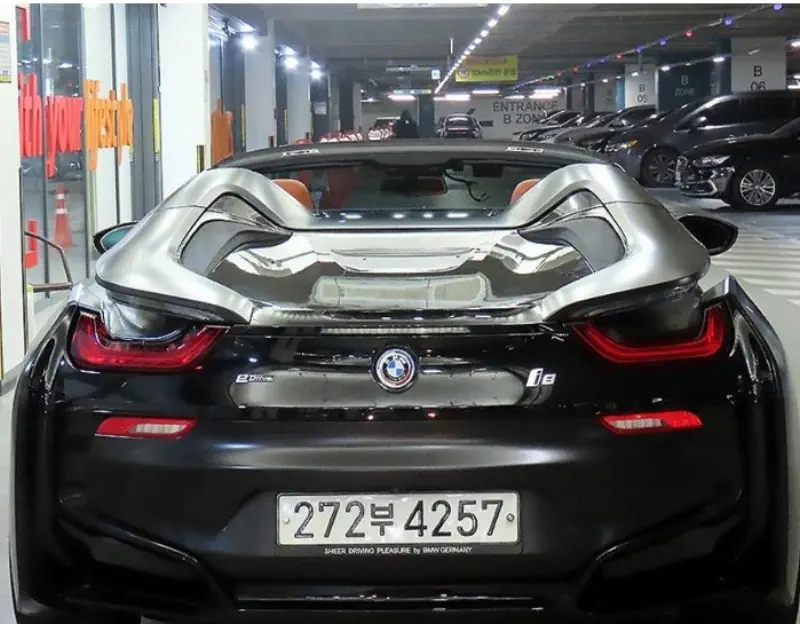 BMW i8