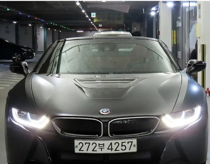 BMW i8