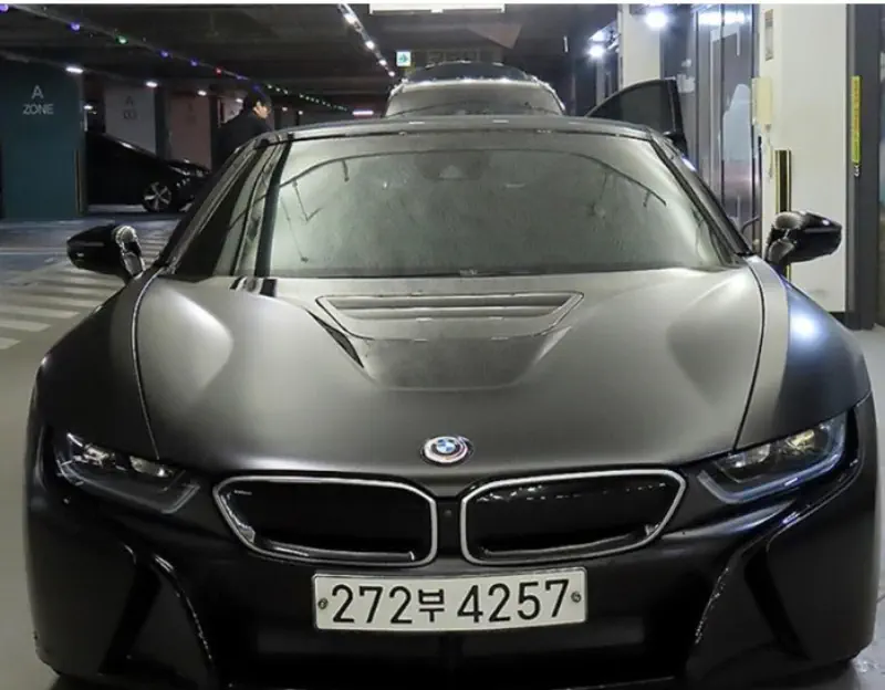 BMW i8