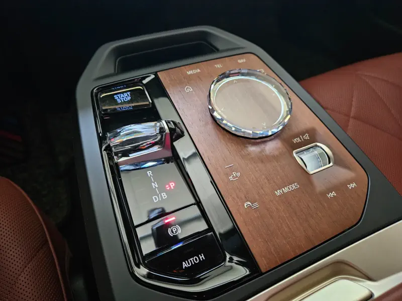 BMW iX