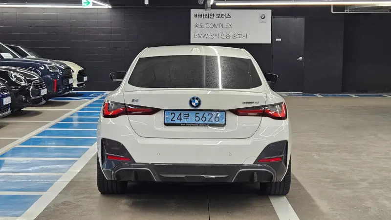 BMW i4