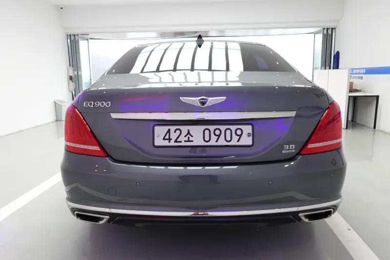 Genesis EQ900