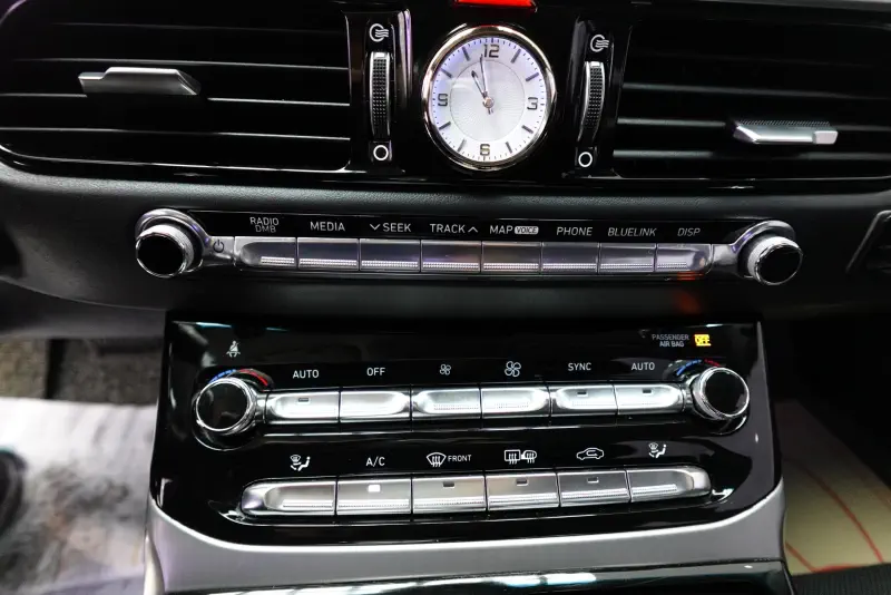 Genesis EQ900