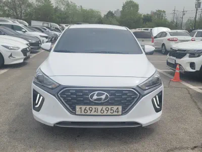 Hyundai Ioniq