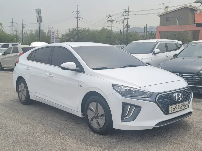 Hyundai Ioniq