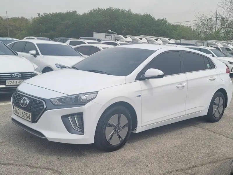 Hyundai Ioniq