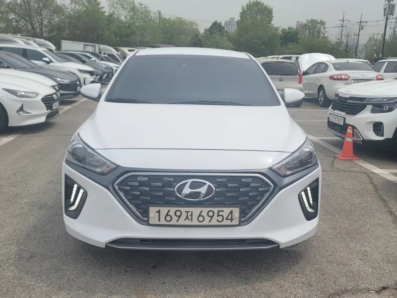Hyundai Ioniq