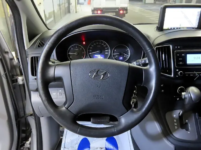 Hyundai Grand Starex