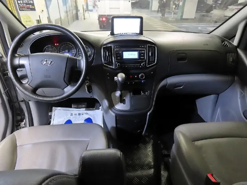Hyundai Grand Starex