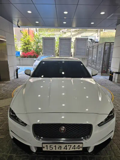 Jaguar XE