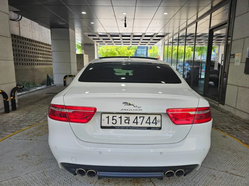 Jaguar XE