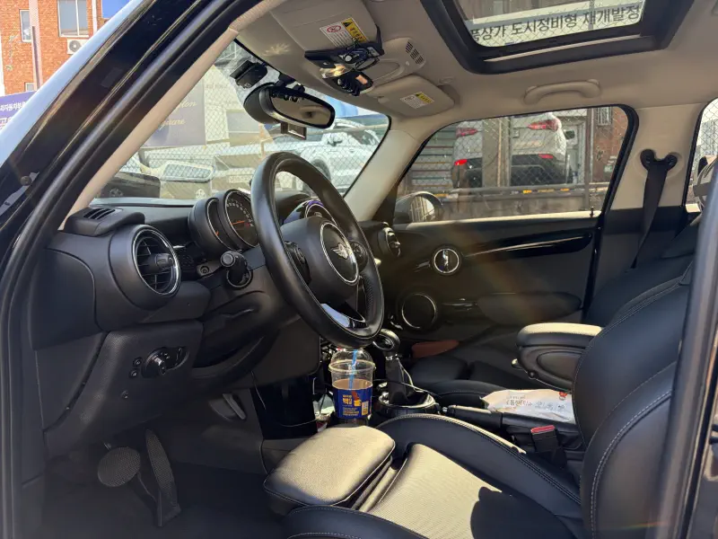 MINI Hatch