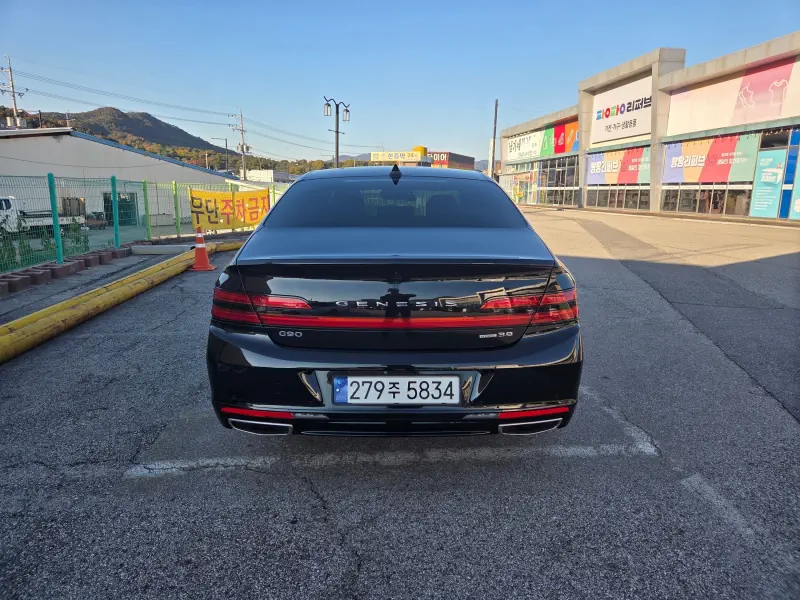 Genesis G90