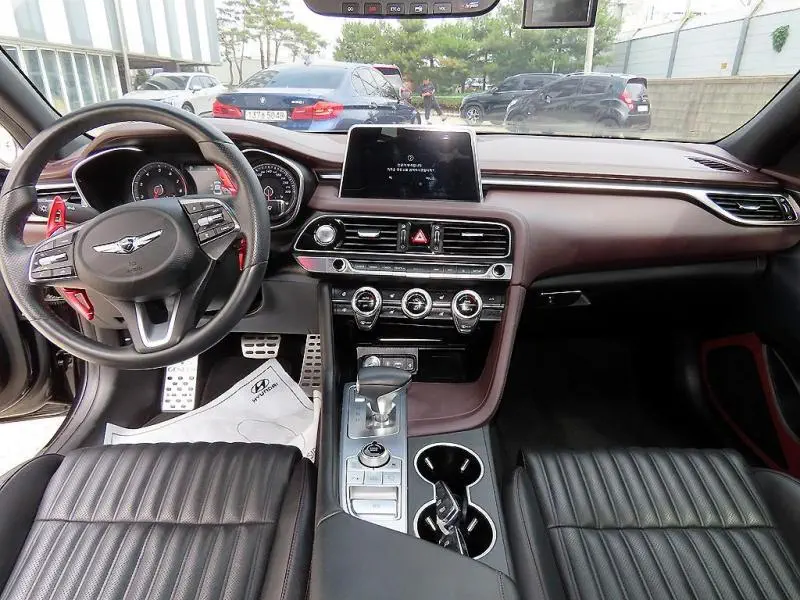 Genesis G70