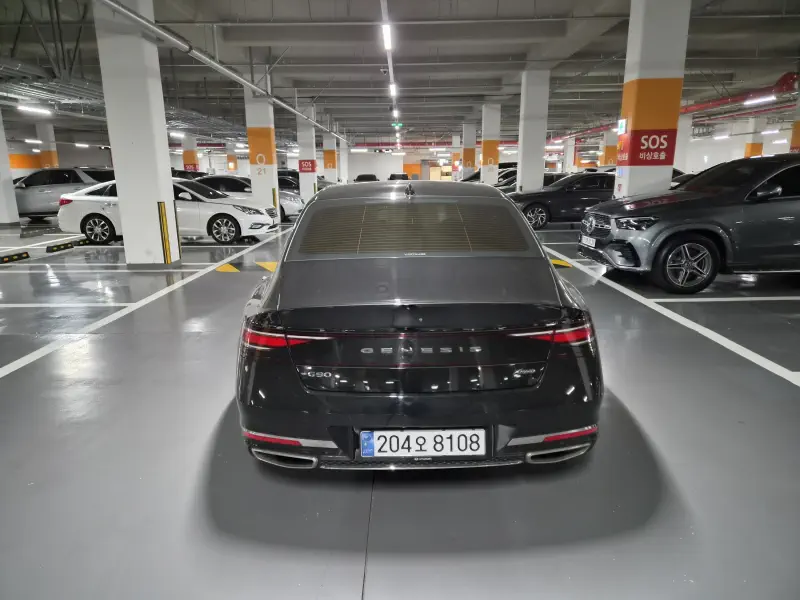 Genesis G90