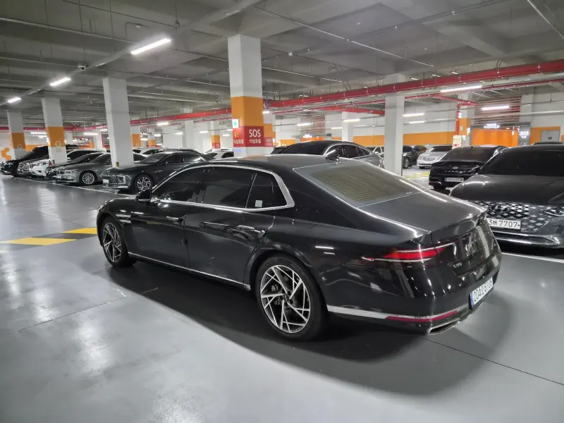 Genesis G90