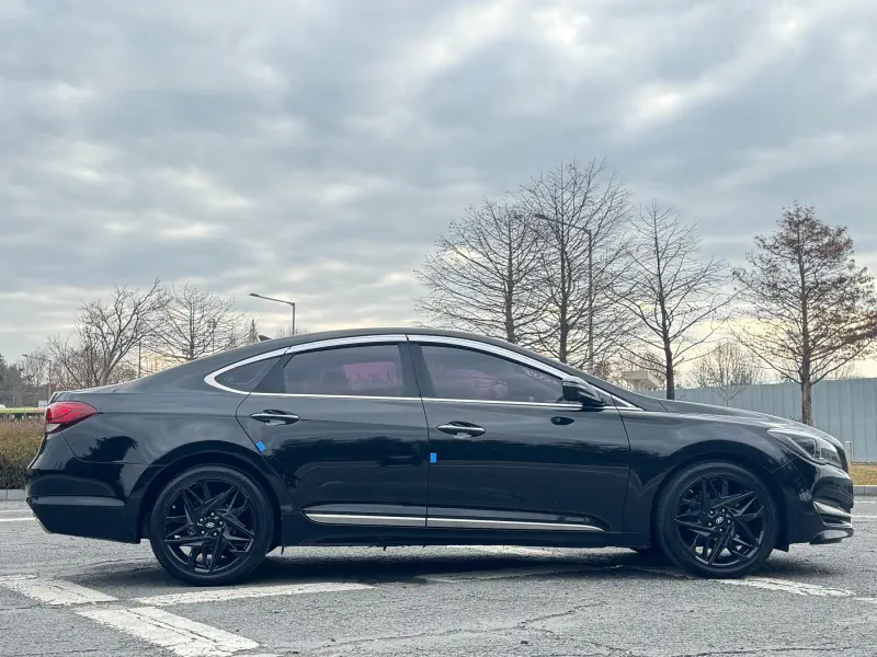 Hyundai Aslan