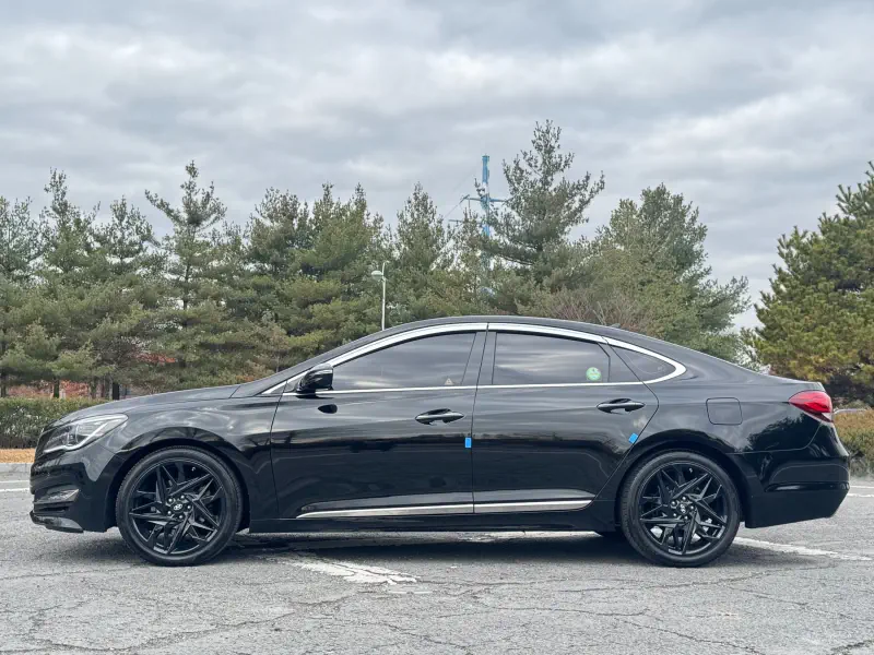 Hyundai Aslan