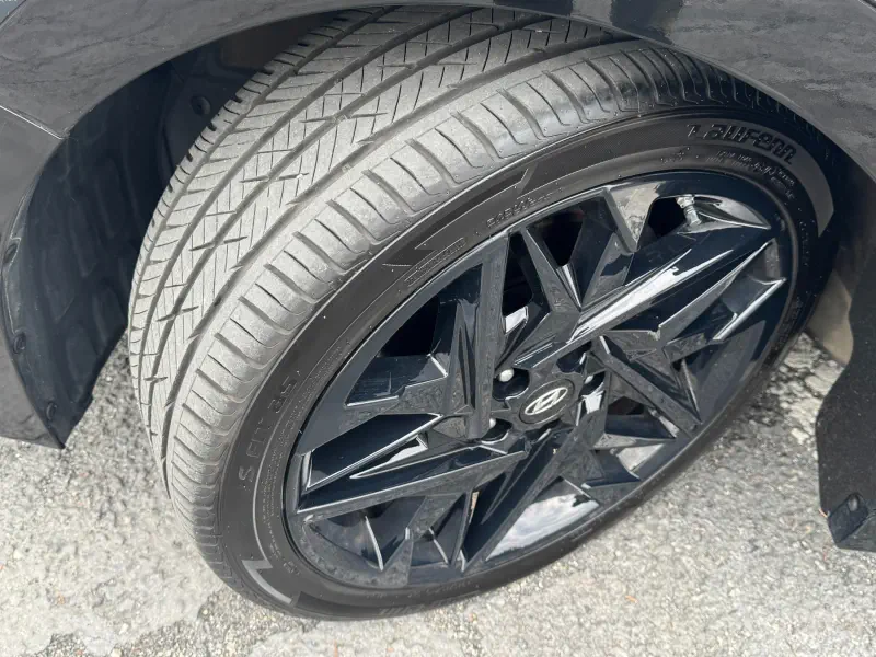 Hyundai Aslan