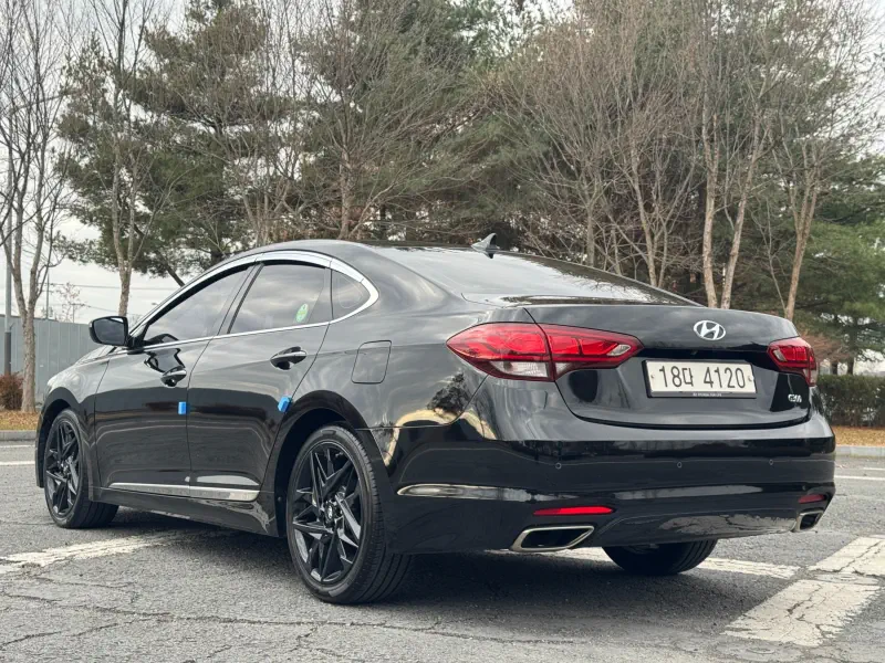 Hyundai Aslan