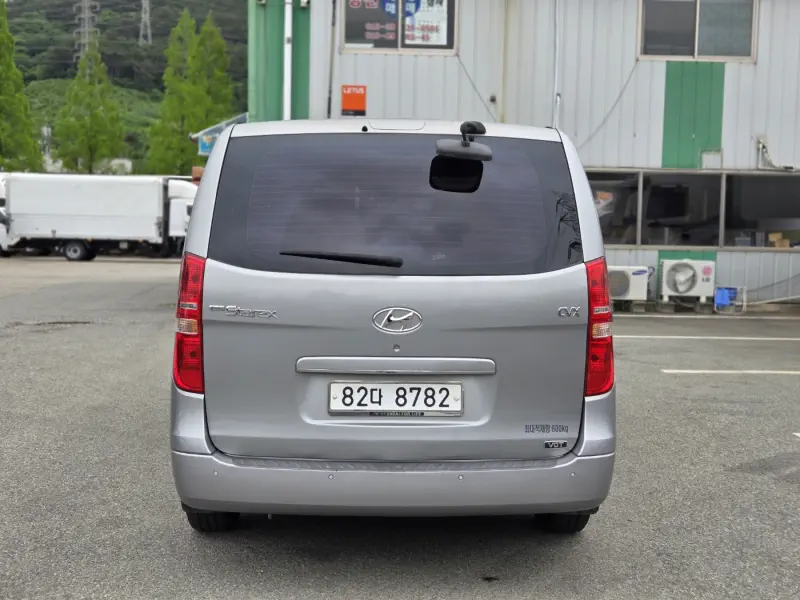Hyundai Grand Starex