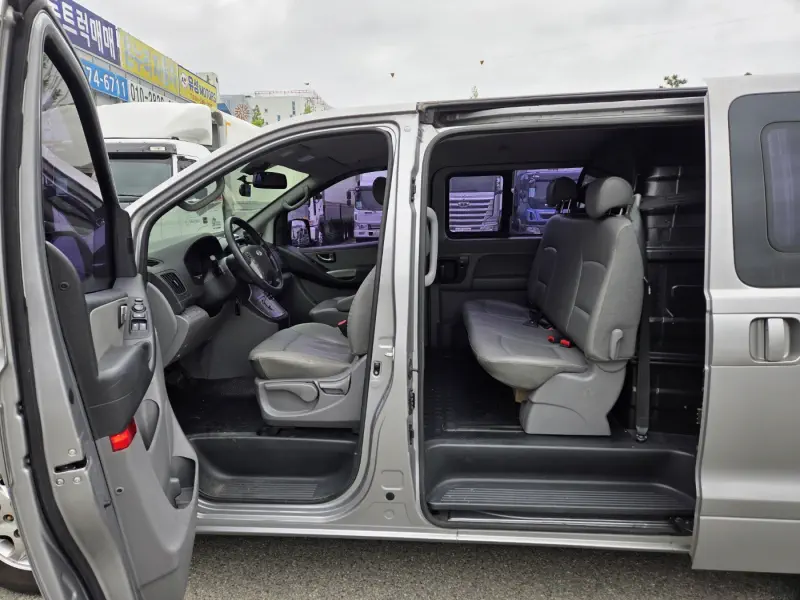 Hyundai Grand Starex