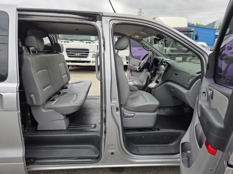 Hyundai Grand Starex