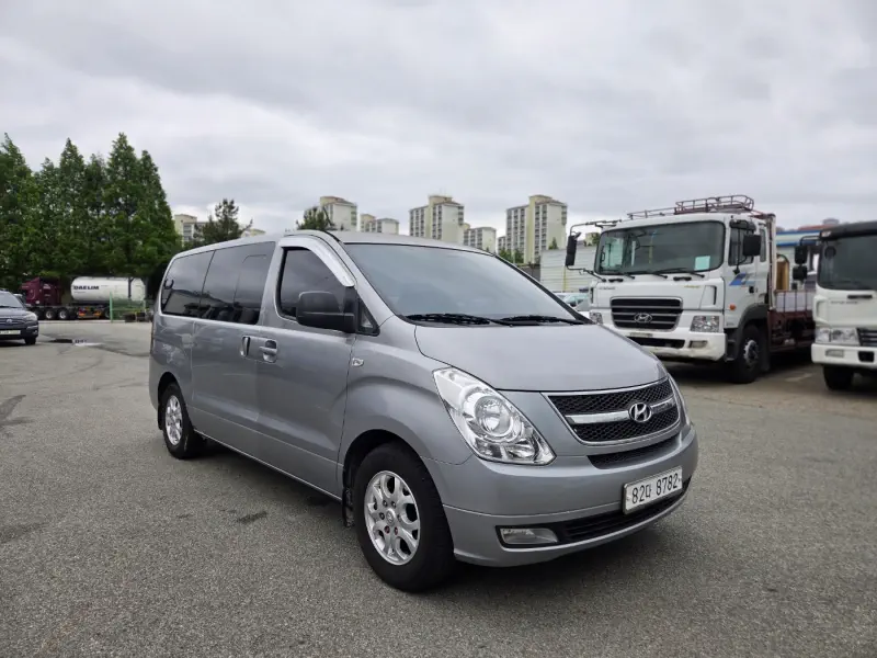 Hyundai Grand Starex