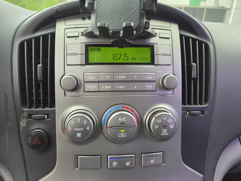 Hyundai Grand Starex