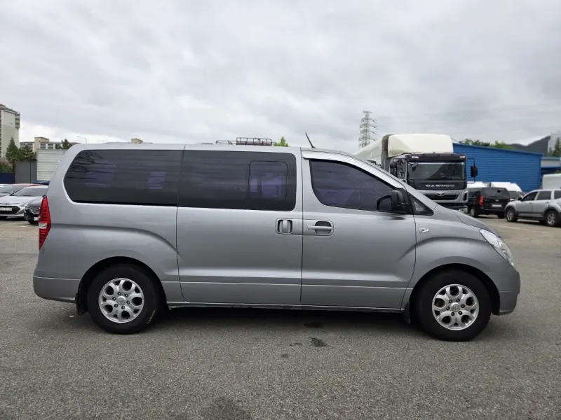 Hyundai Grand Starex