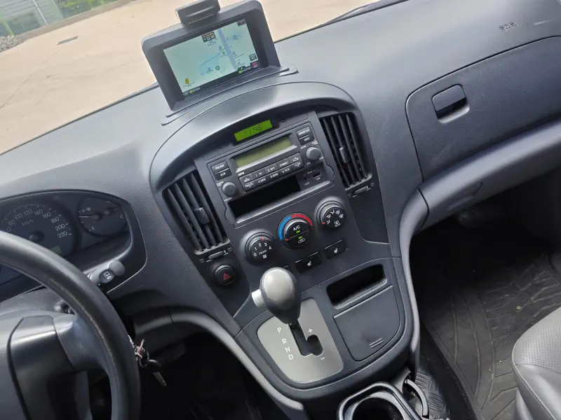 Hyundai Grand Starex