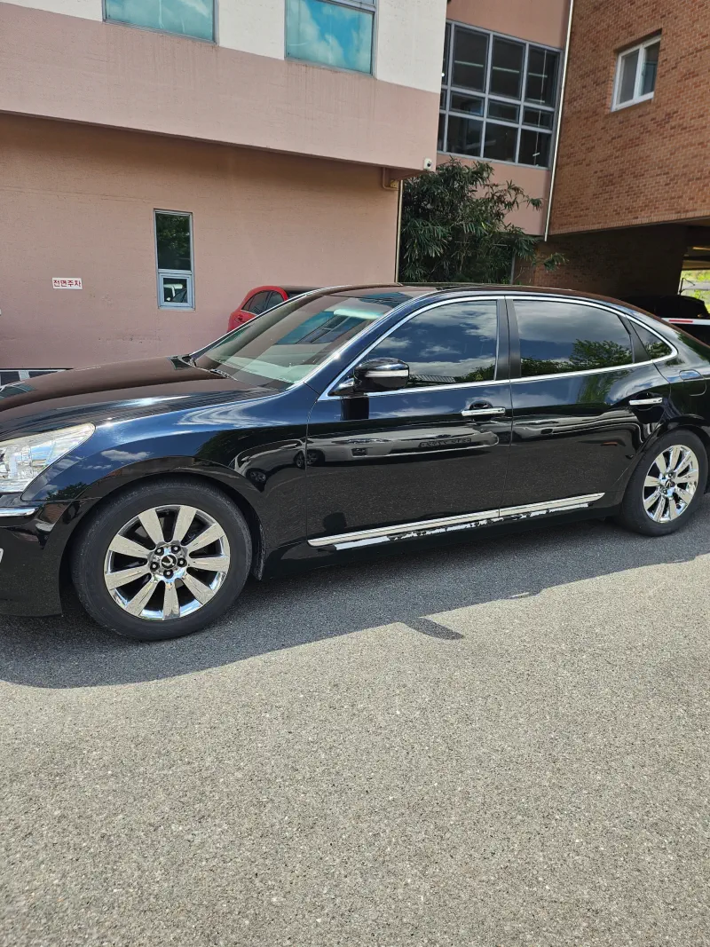 Hyundai Equus