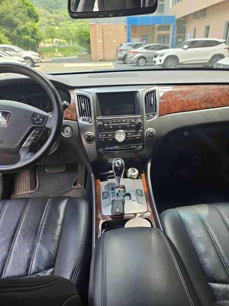Hyundai Equus