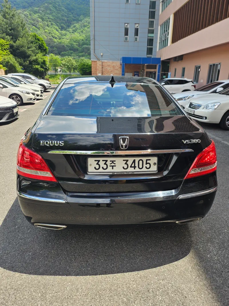 Hyundai Equus