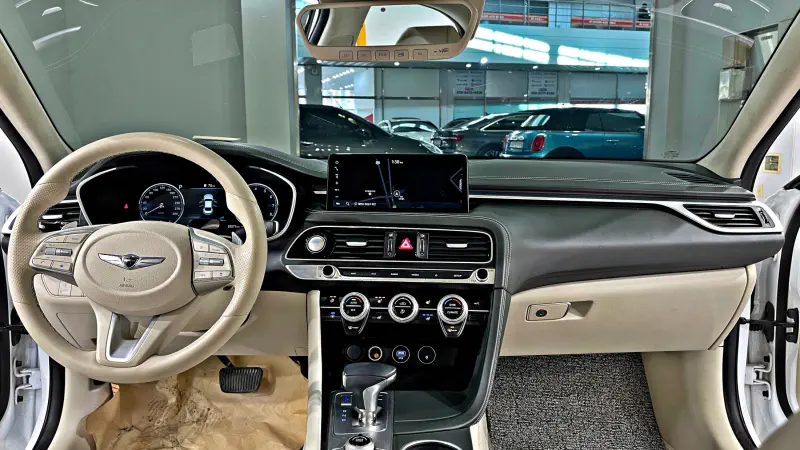 Genesis G70