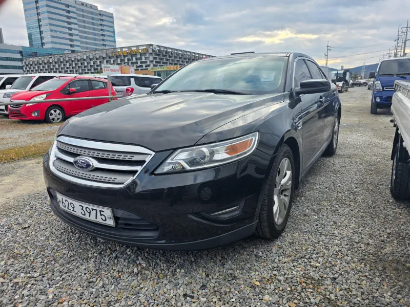Ford Taurus