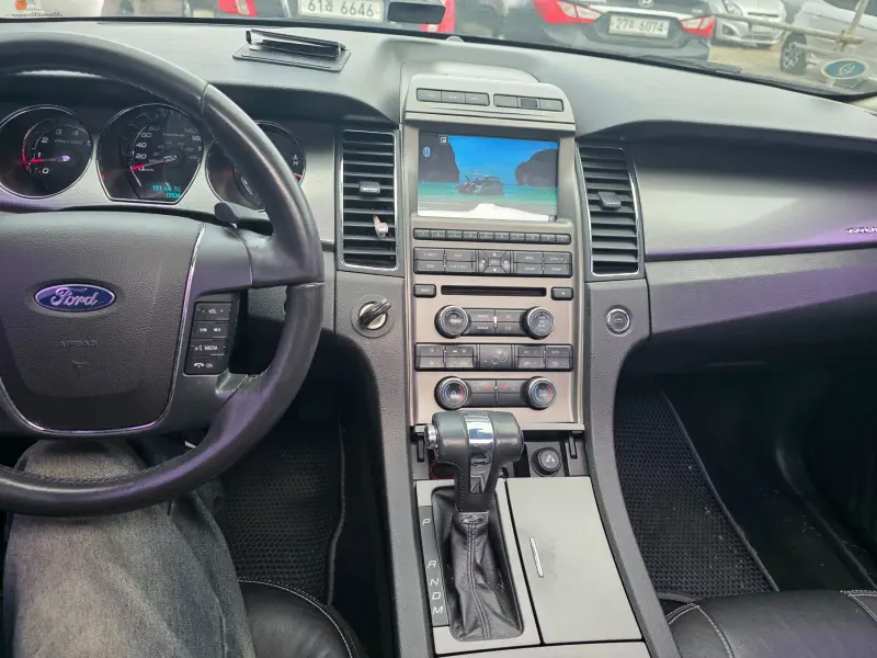 Ford Taurus