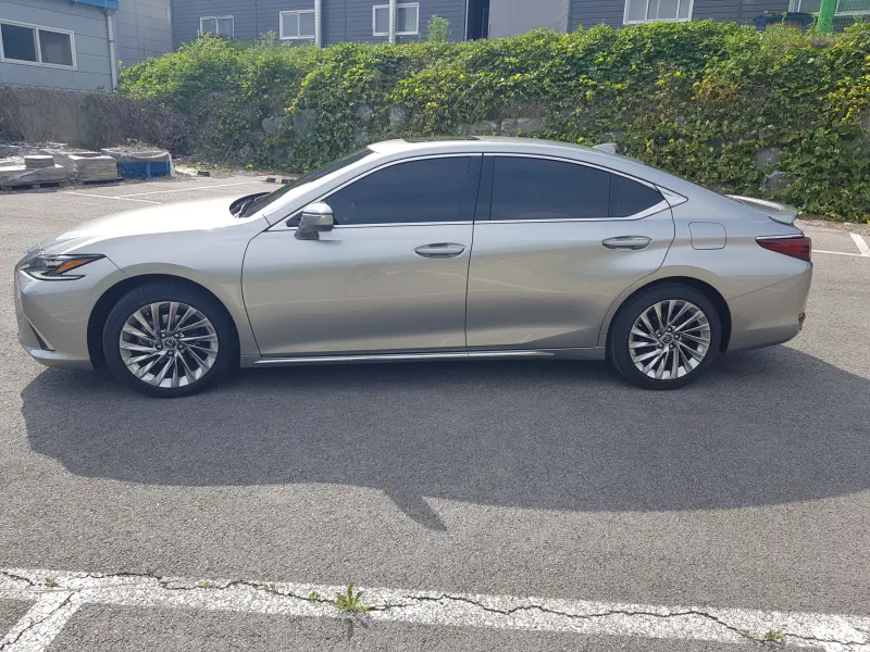 Lexus ES300h