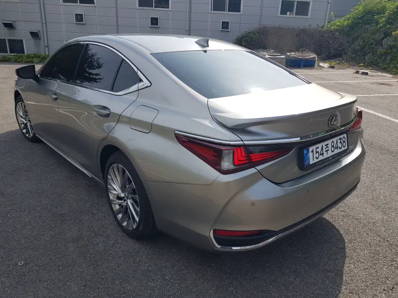 Lexus ES300h