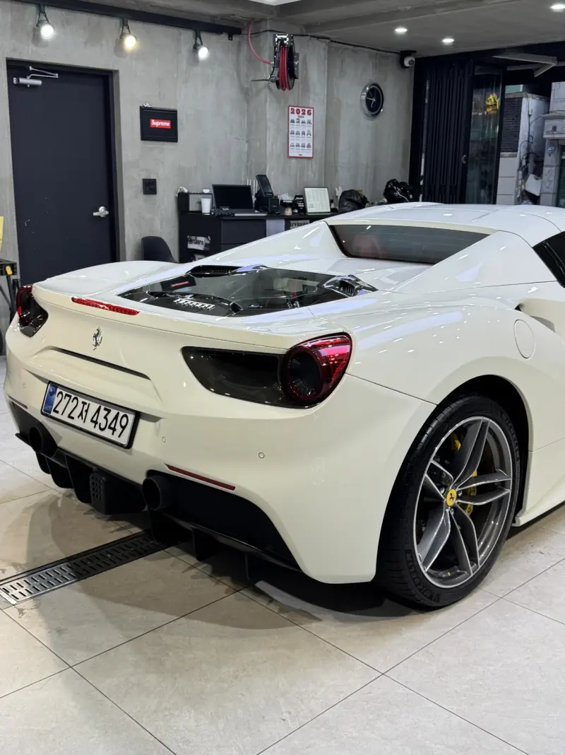 Ferrari 488