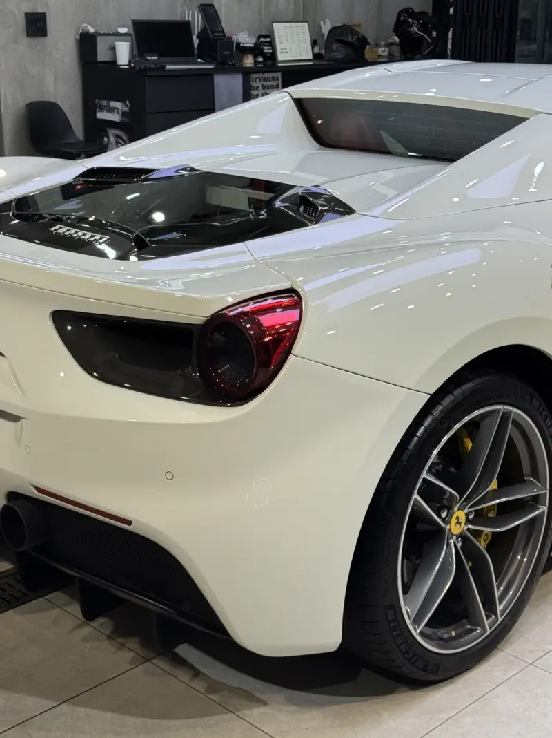 Ferrari 488