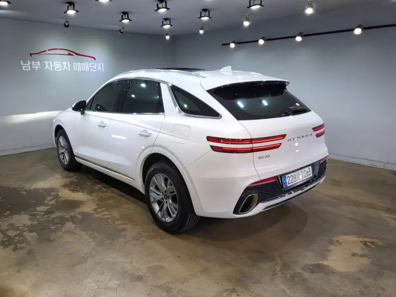 Genesis GV70