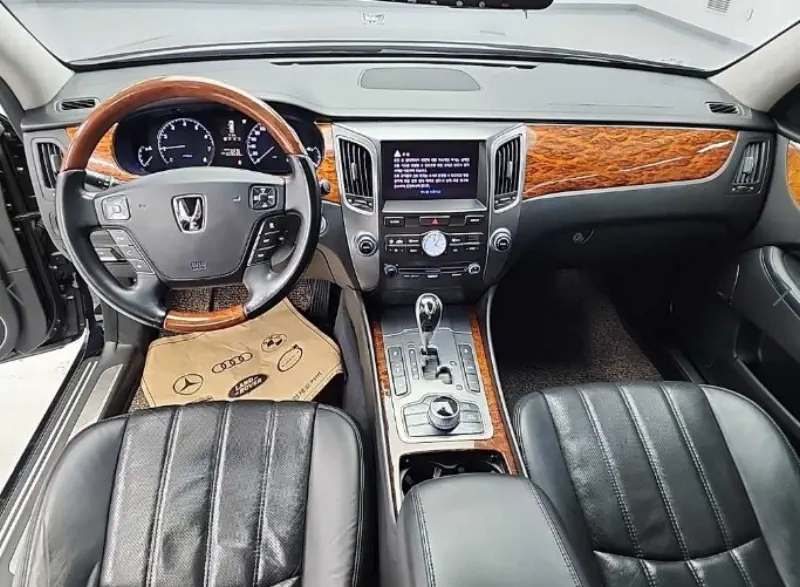 Hyundai Equus