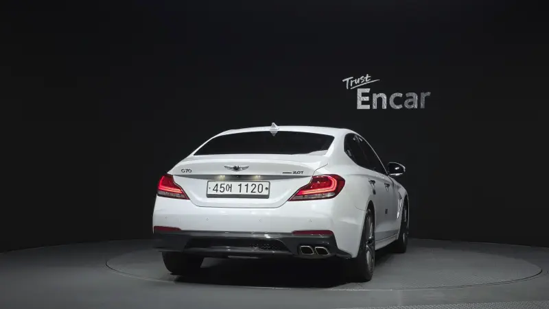 Genesis G70