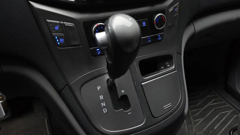 Hyundai Grand Starex