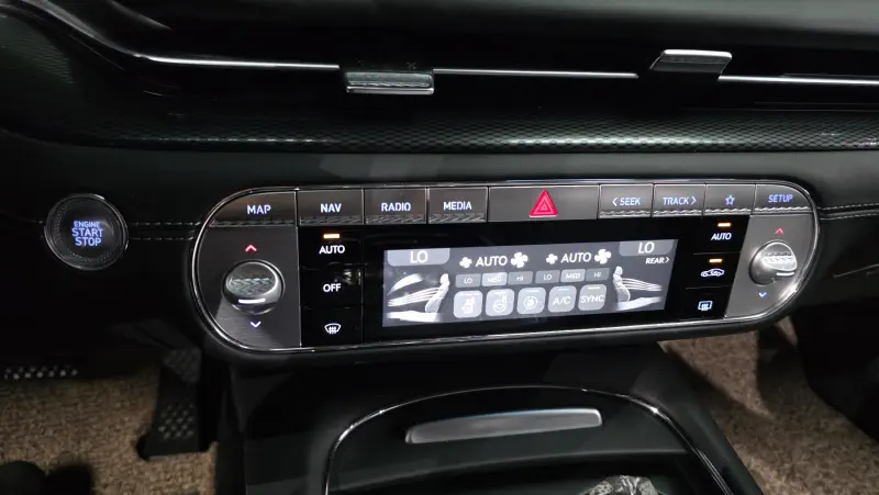 Genesis G90