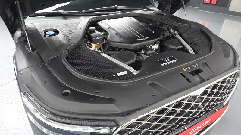 Genesis G90