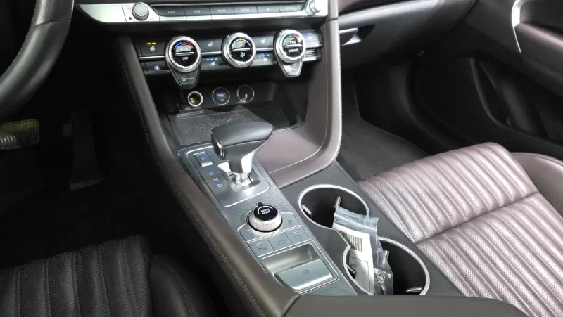 Genesis G70